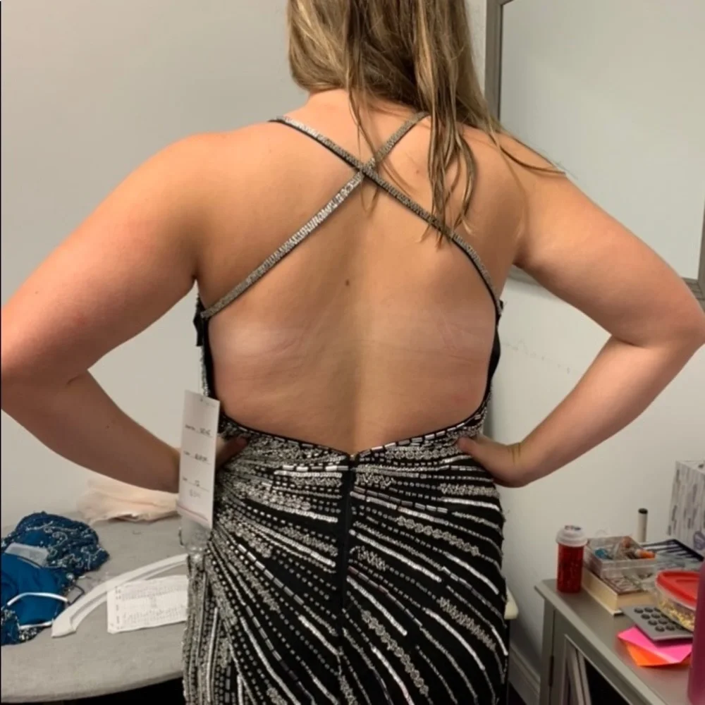 Gorgeous formal dress - Picture 5 of 10